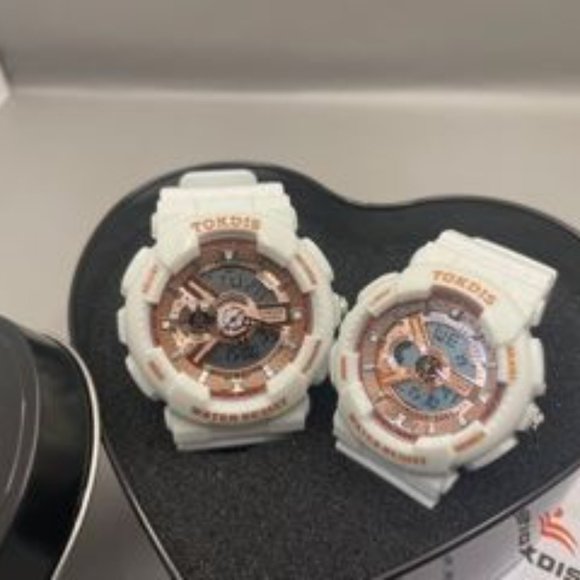TWO New Watches  FREE Heart Shape DISPLAY CASE - Picture 7 of 16
